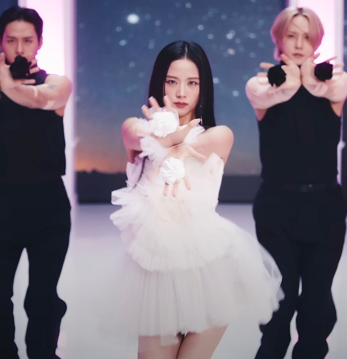 Blackpink Jisoo solo Flower MV white 3D floral tutu dress stage outfit set dupe/costume Jennie Lisa Rose kpop kstyle korean fashion