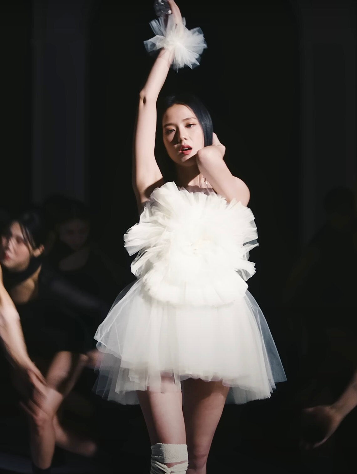 Blackpink Jisoo solo Flower MV white 3D floral tutu dress stage outfit set dupe/costume Jennie Lisa Rose kpop kstyle korean fashion